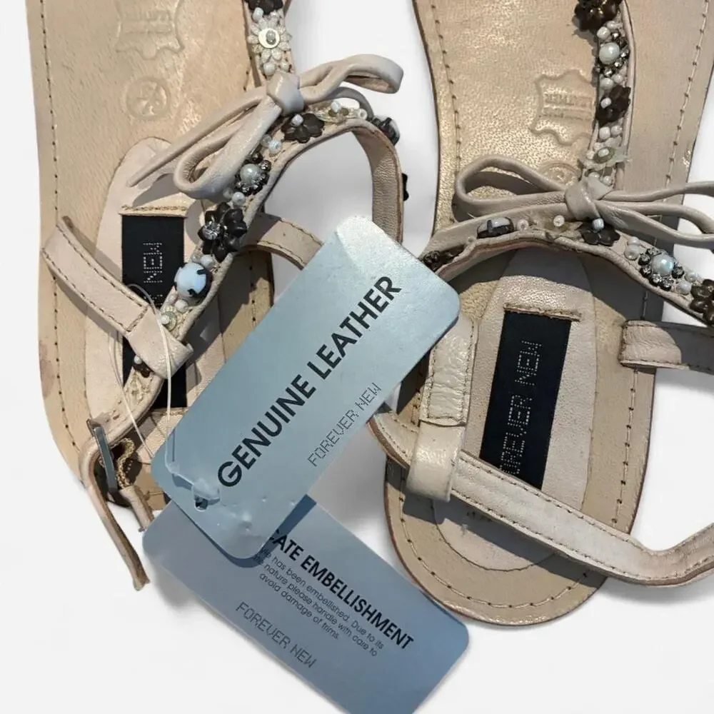 NWT Forever New cream leather sandals Sz 6 w/ pearl & floral-shaped gem